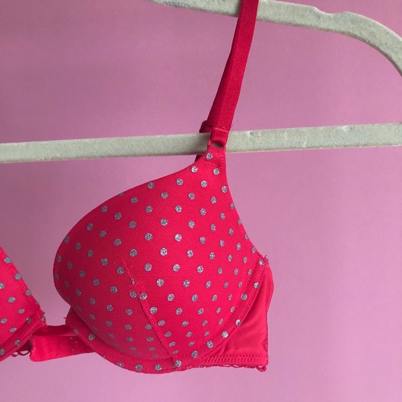 Victoria’s Secret Push-up Bra Red - Picture 2 of 3